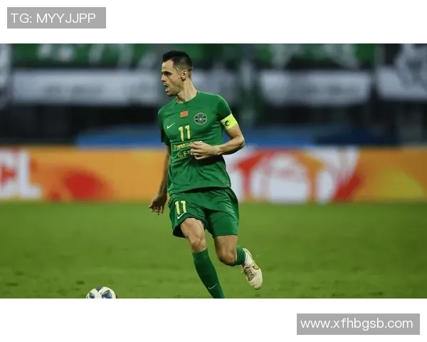 33号球星闪耀绿茵场 决胜时刻引领球队冲刺荣耀顶峰