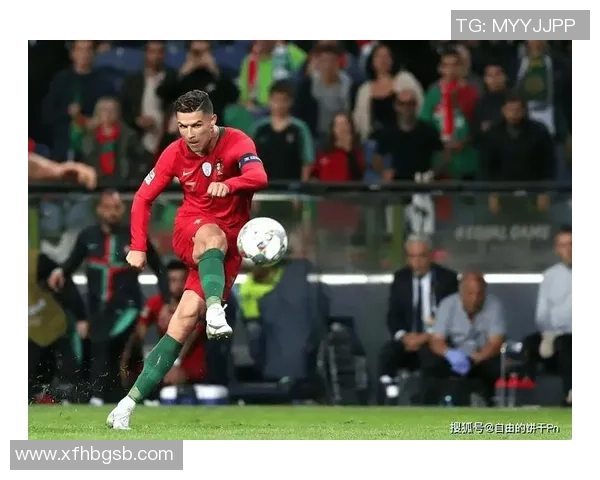 世界足球十大巨星背后的力量:球星妈妈们的无声支持与奋斗历程 世界足球十大巨星背后的力量:球星妈妈们的无声支持与奋斗历程